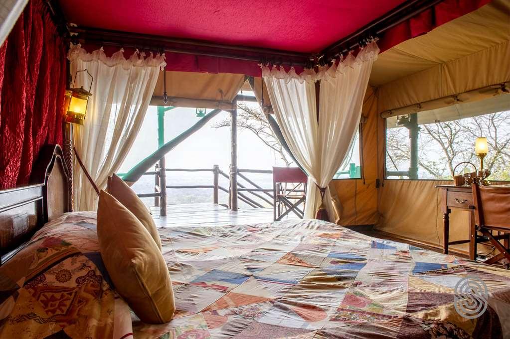 Robanda Kirawira Serena Camp الغرفة الصورة